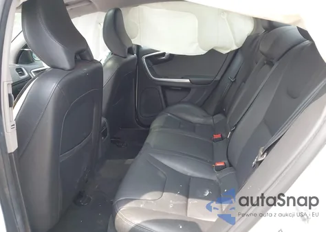 2016 Volvo S60 Premier из США, поврежденный, VIN YV126MFK4G2412051